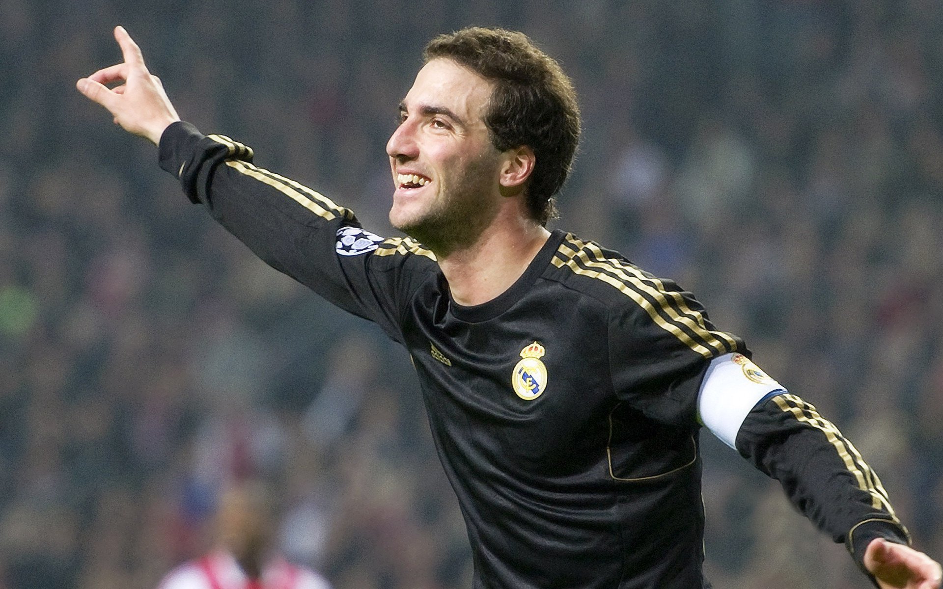 开云体育官方网站-《ApexLegends》“极夜风暴”地图全新登场，战术无限升级！